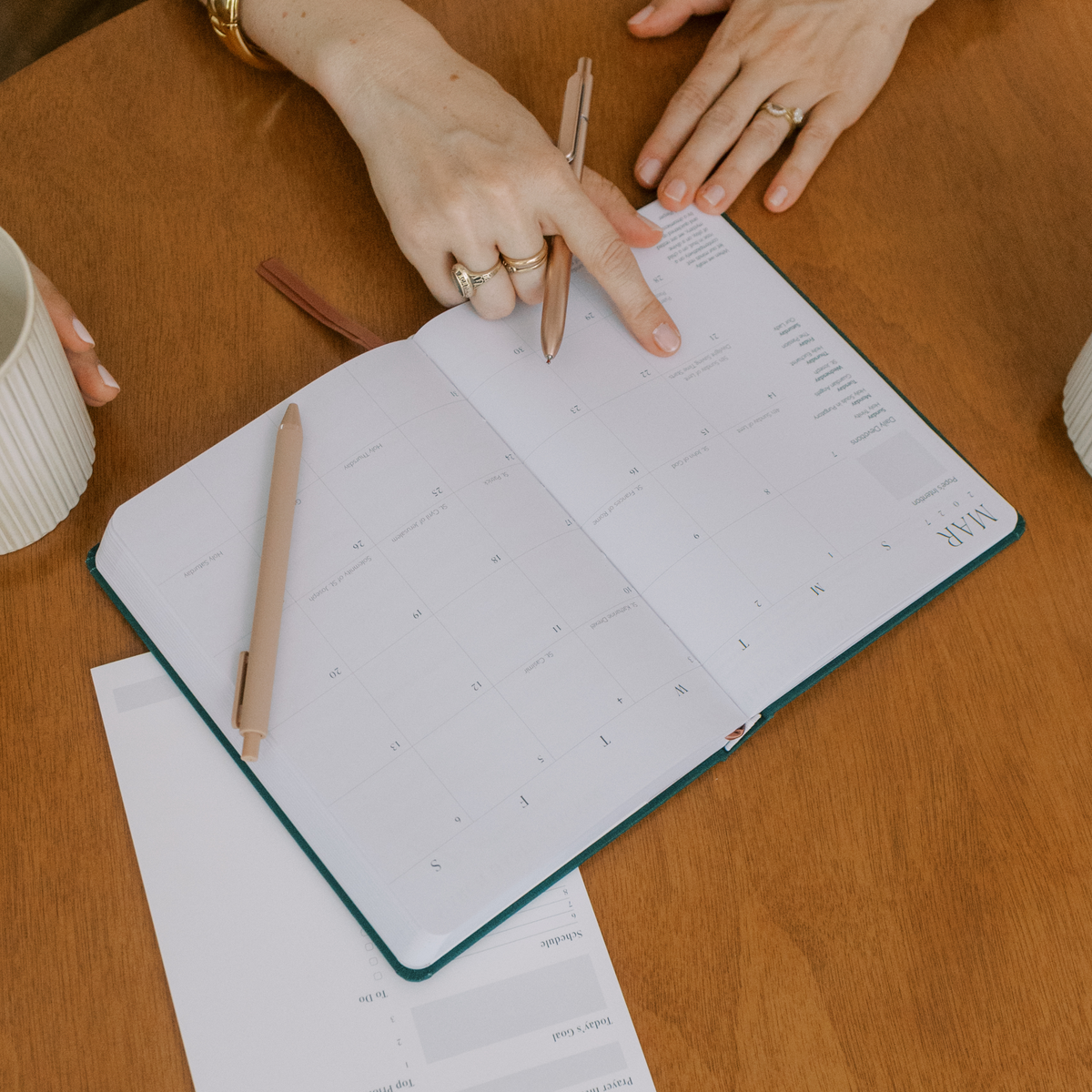 2027 Solé Weekly Planner